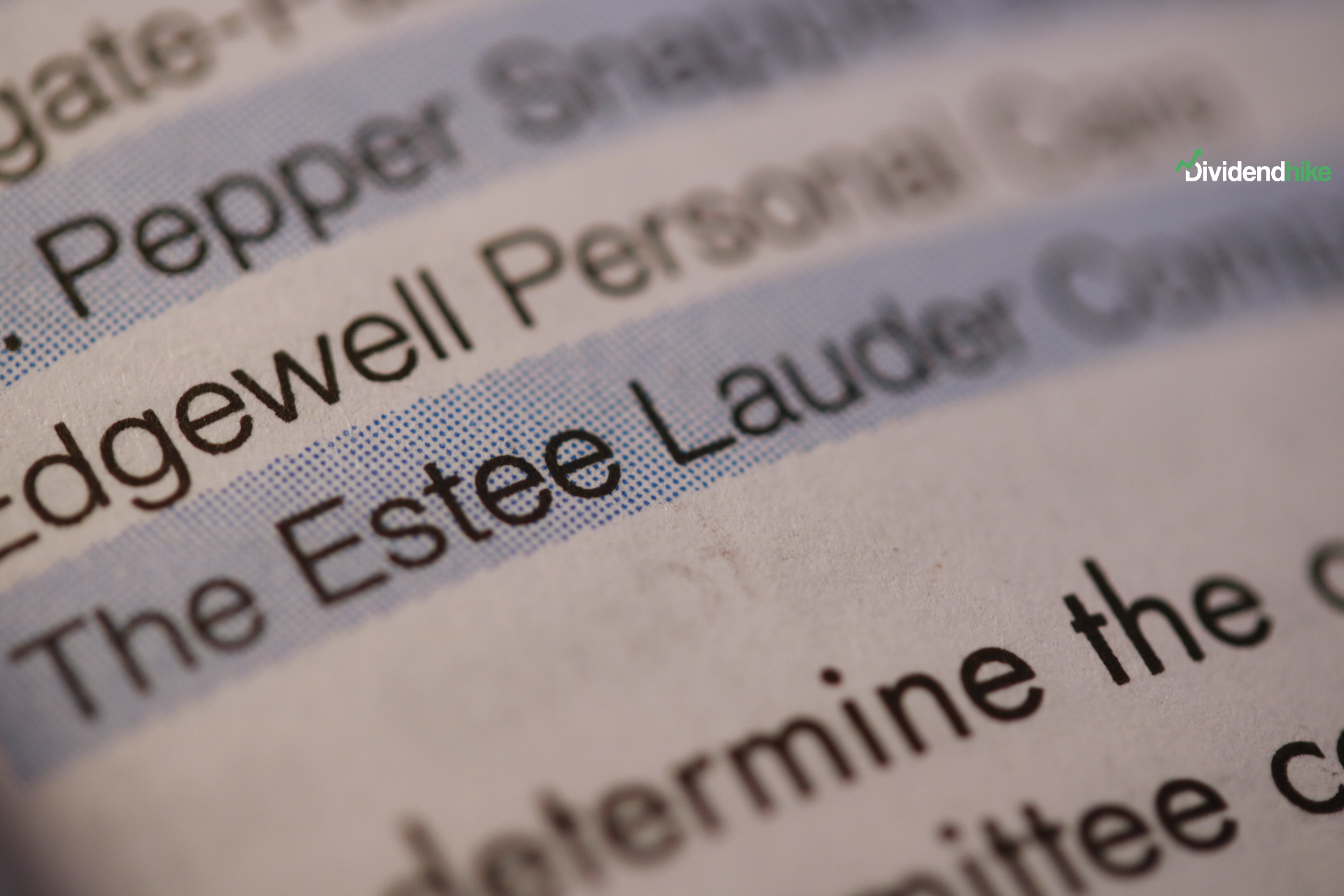 Estée Lauder suspended its dividend in the previous quarter © image dividendhike.com