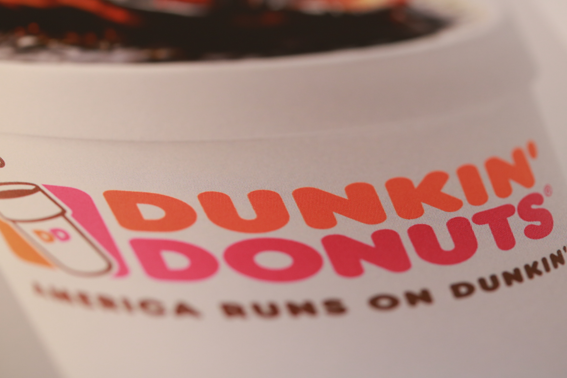 Dunkin' Brands suspended its dividend because of COVID-19 © image dividendhike.com